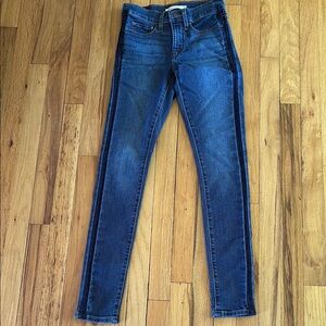 Levi Strauss Blue Jeans with Stretch and Mid-Rise Fit 311 Shaping Skinny Sz 24